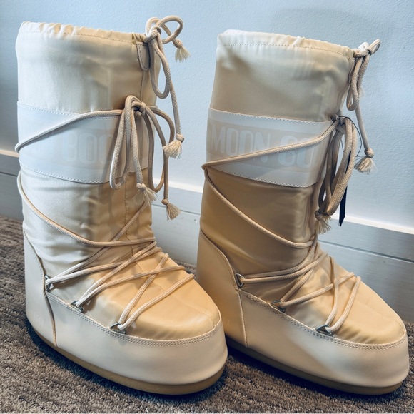 Moon Boot - Picture 3 of 5